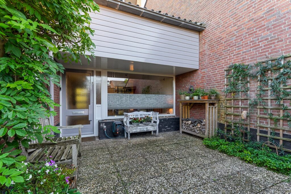 Goudwespmeent 79
